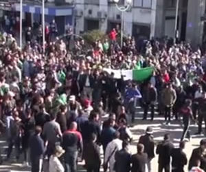 Algerians back to the street, reject dialogue with new President Tebboune