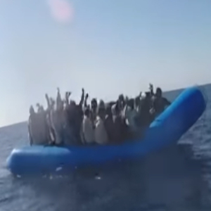 Immigration: 160 migrants stranded in the Mediterranean for two weeks.