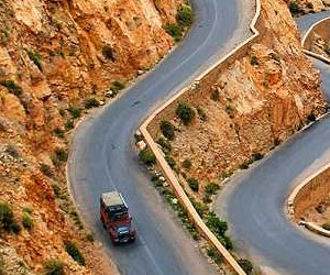 Morocco: Landslide buries bus near Marrakesh, kills 15F
