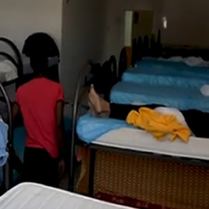 Immigration: Dozens of migrants escape quarantine in SicilyF