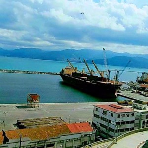 Algeria: With a bankrupt economy and poor governance, Algeria wants to revisit its trade agreement with EUF