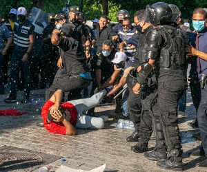 Tunisia: Clashes in Tunis over police brutality