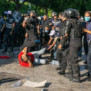 Tunisia: Clashes in Tunis over police brutality