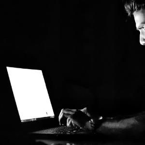 Algerians and Moroccans intensify Internet attacks on each other ($)F